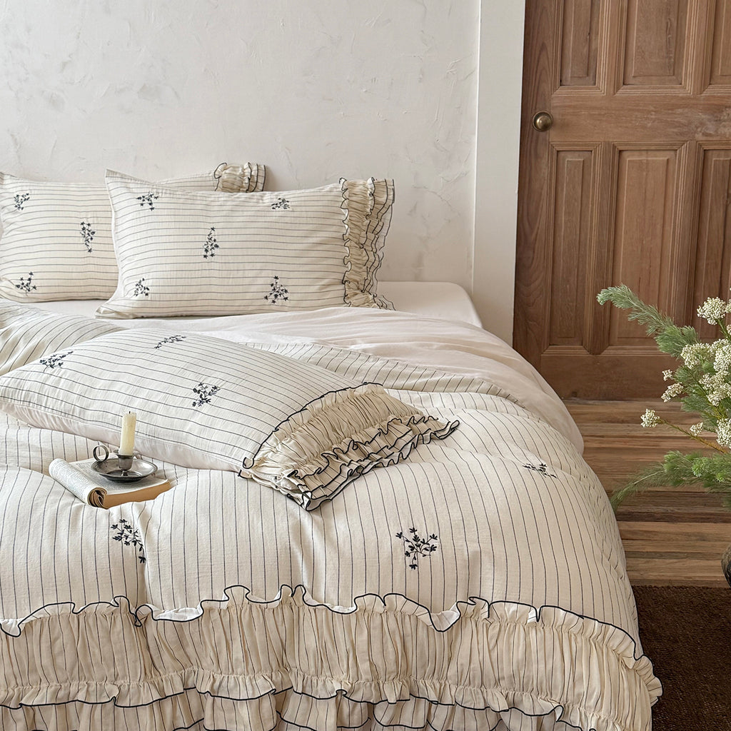 2026 New French Cottagecore Striped 100% Cotton Bedding Set with Ruffles and Embroidery For Farmhouse