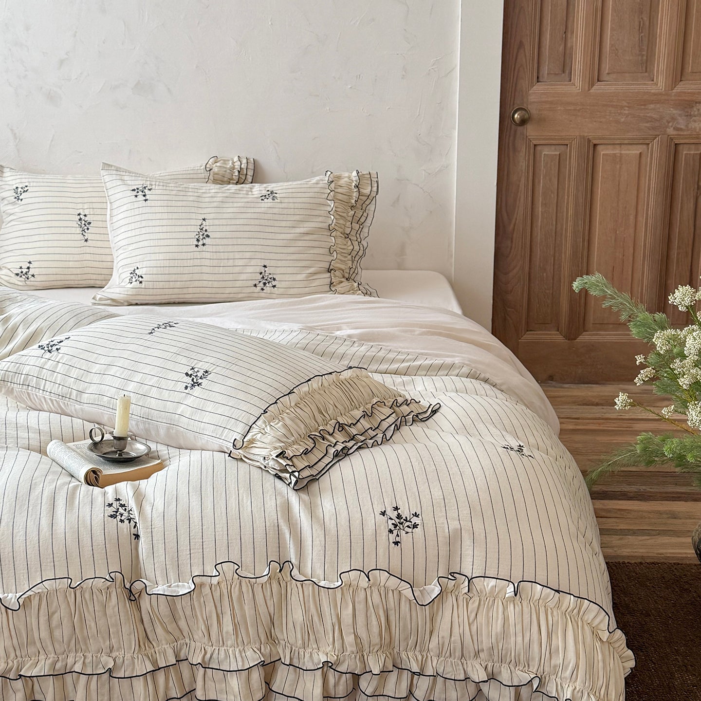 2026 New French Cottagecore Striped 100% Cotton Bedding Set with Ruffles and Embroidery For Farmhouse